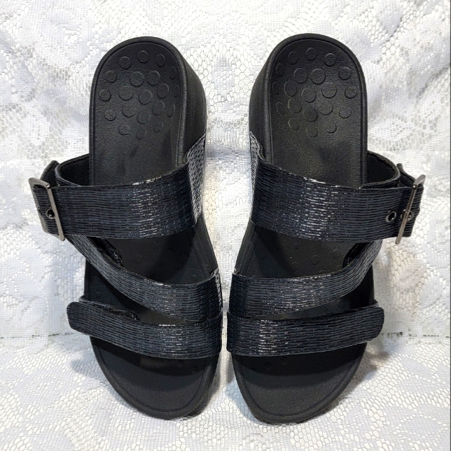 Vionic Black Wedge Slip On Sandal Rio Lizard Strappy Faux Leather Size 6 Womens